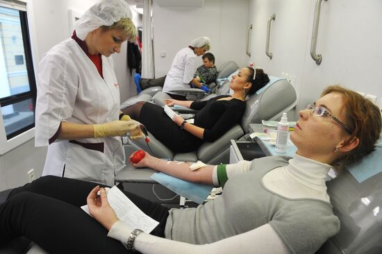 Всероссийская акция "День донорского совершеннолетия"