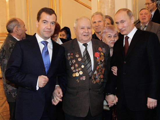 Встреча Д.Медведева и В.Путина с пенсионерами и ветеранами