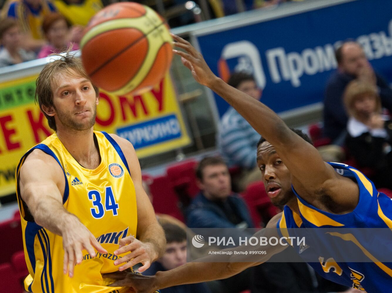 Баскетбол. Единая Лига ВТБ. Матч "Химки" - "Астана"