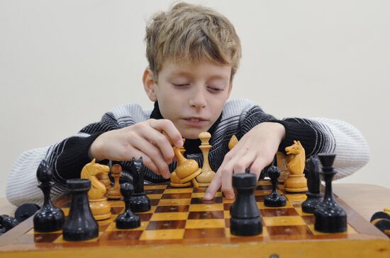 Работа специализированной школы для слепых и слабовидящих детей