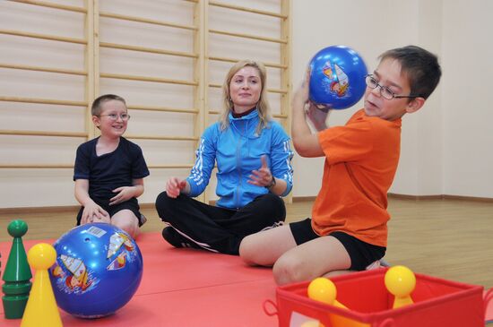 Работа специализированной школы для слепых и слабовидящих детей