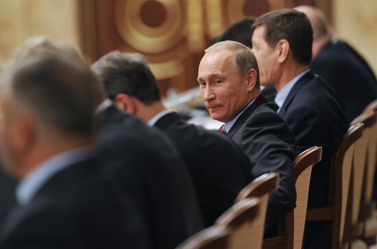 Владимир Путин проводит заседание Правительственного совета