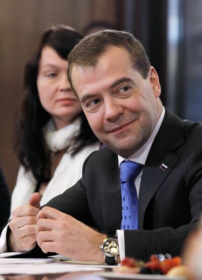 Встреча Д.Медведева и В.Путина с участницами Форума женщин