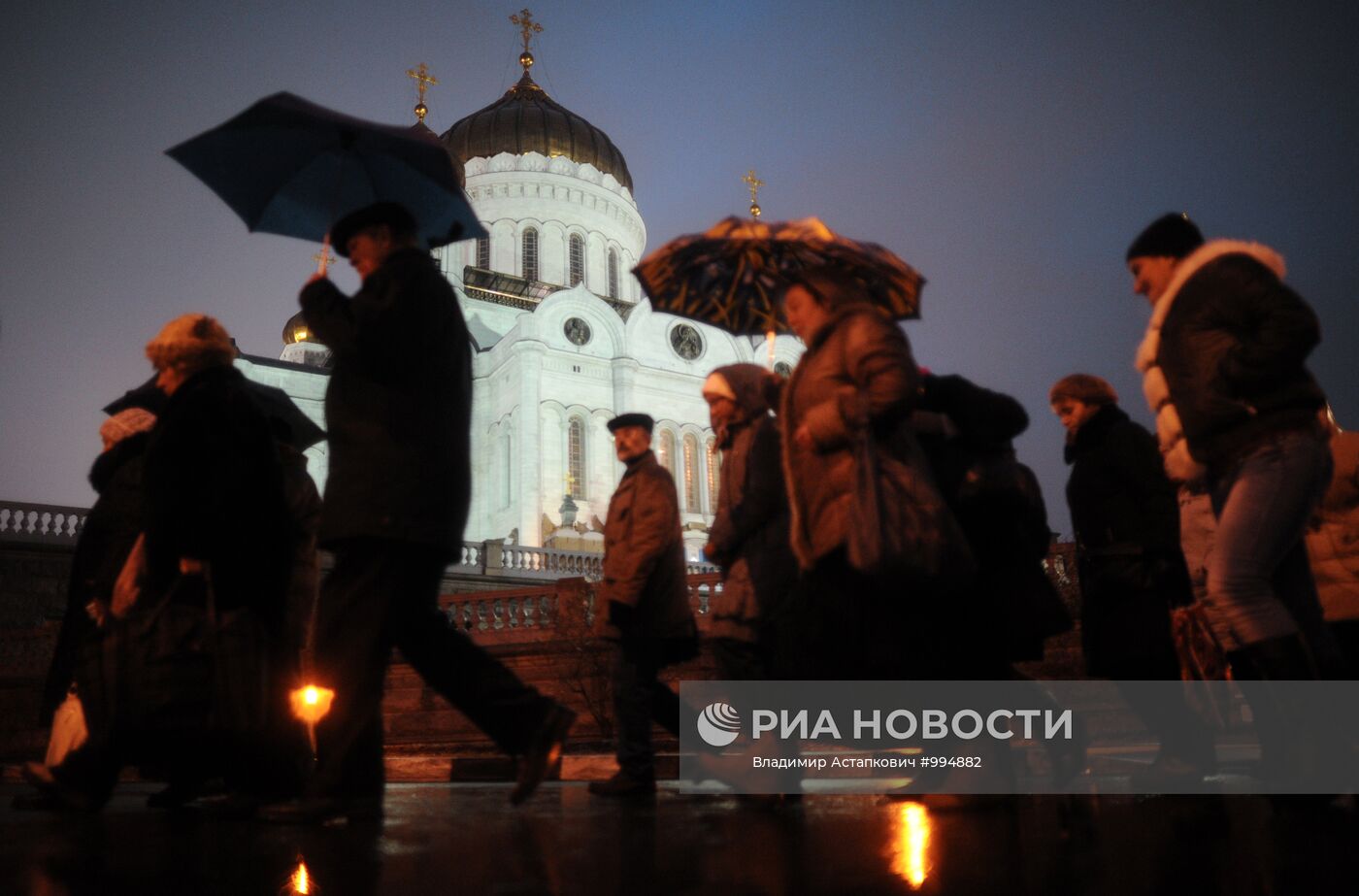 Очередь к поясу Пресвятой Богородицы в храме Христа Спасителя