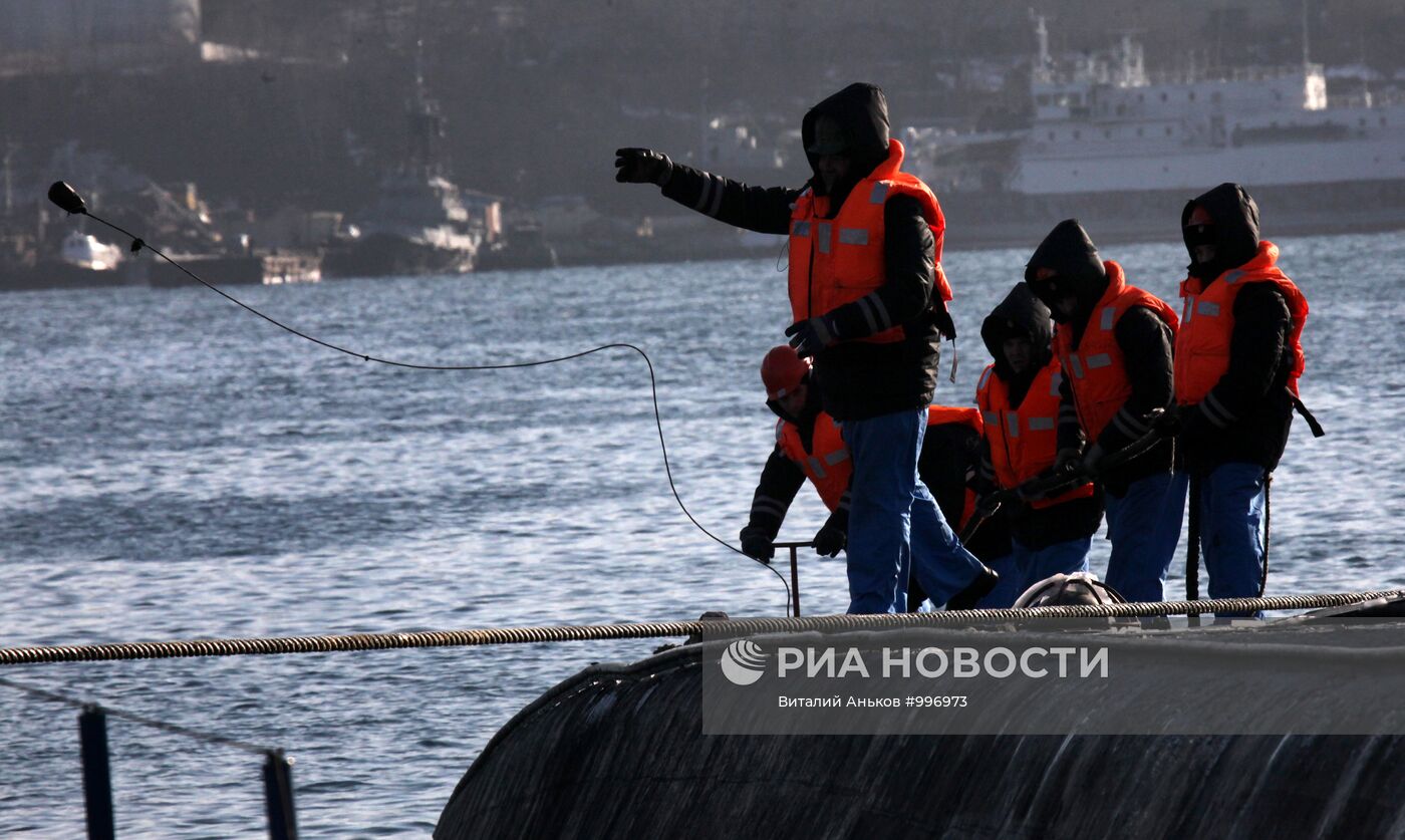 Встреча дизельной подводной лодки "Усть-Камчатск"