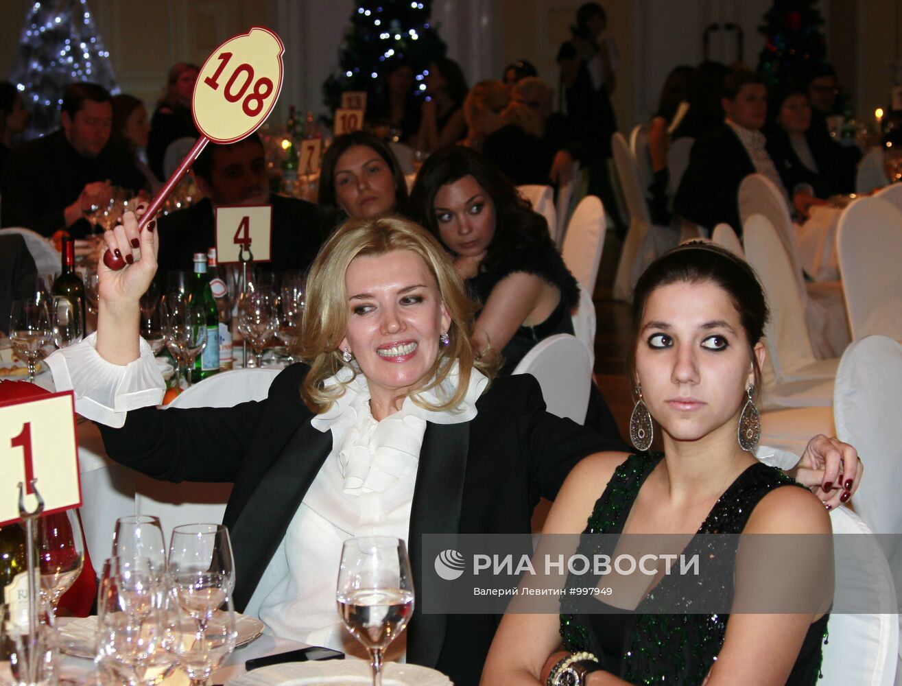 Благотворительный аукцион елок Bosco di Ciliegi