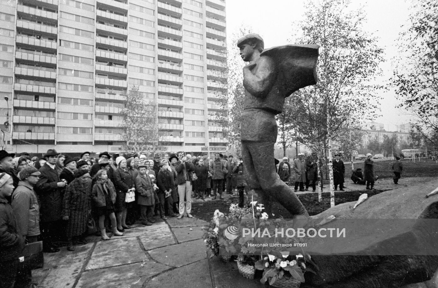 СЕРГЕЙ ЕСЕНИН ПАМЯТНИК КУЗЬМИНКИ | РИА Новости Медиабанк