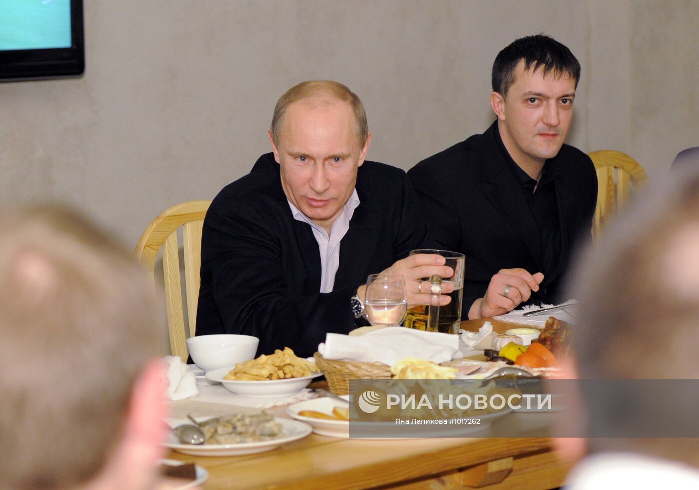 Путин Владимир Владимирович в неформальной обстановке