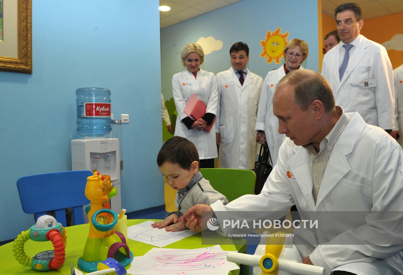 Владимир Путин в детской больнице