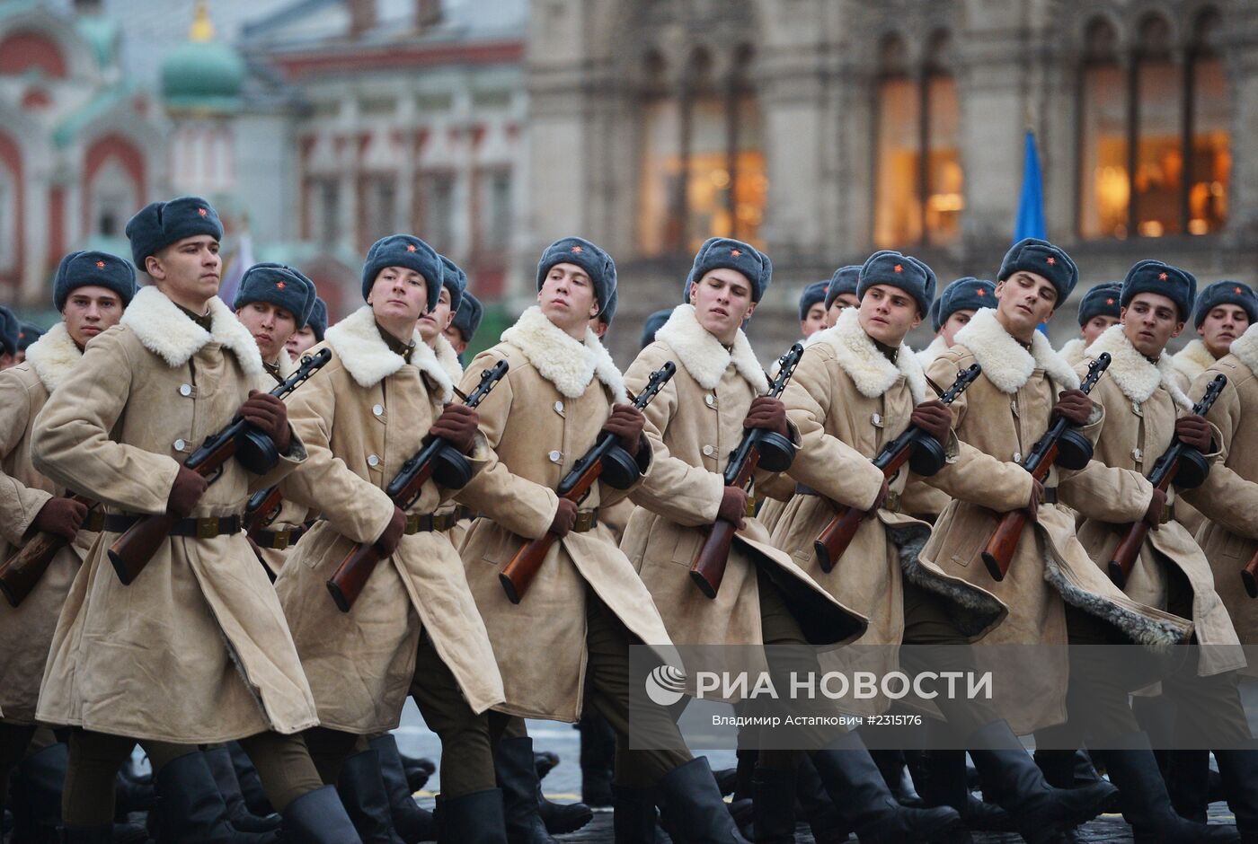 бойцы на красной площади