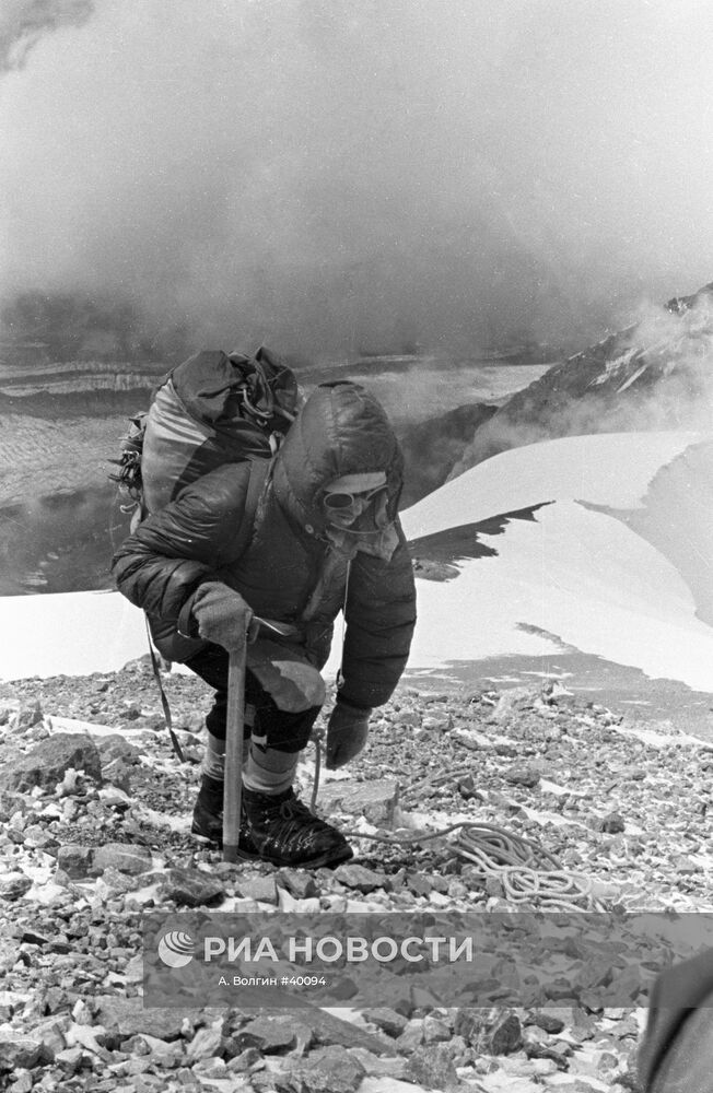 АЛЬПИНИСТ ГОРЫ ПАМИР | РИА Новости Медиабанк