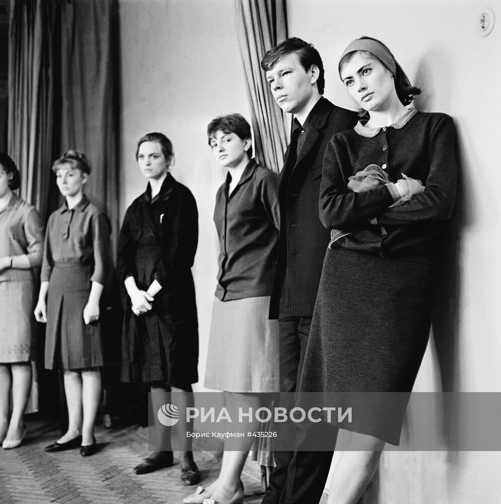 Арық сүйкімді порно кез келген жігітпен жыныстық қатынас