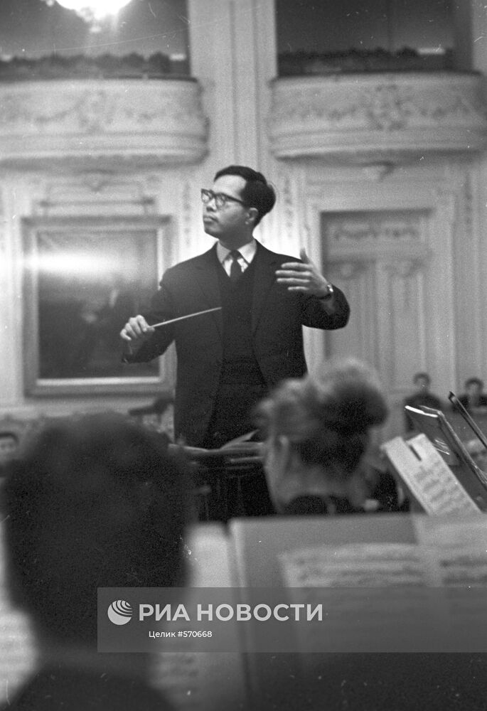 Дирижер Хуан Тан Ши | РИА Новости Медиабанк