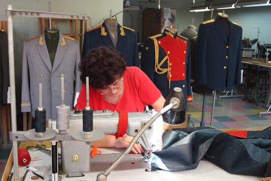 Пошив военной формы для участников Парада Победы | РИА Новости Медиабанк