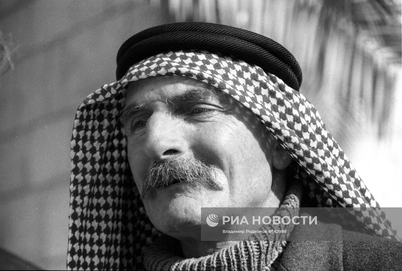 Мужчина-араб в арафатке | РИА Новости Медиабанк