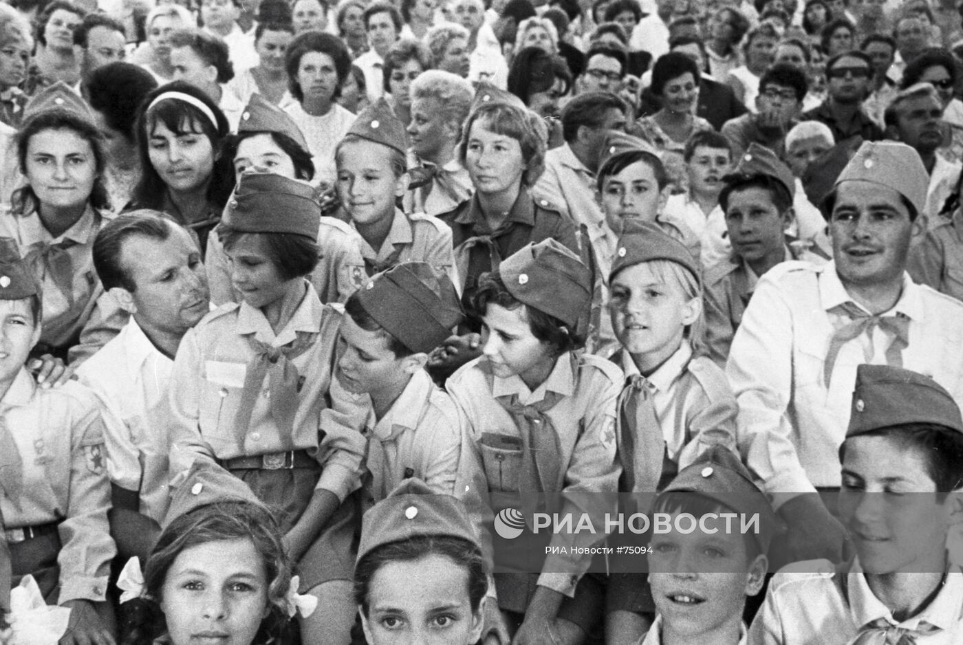 ГАГАРИН ПИОНЕРЫ АРТЕК | РИА Новости Медиабанк