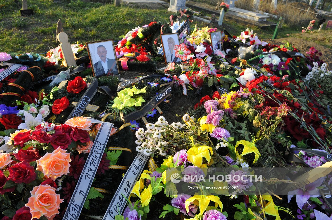 Станица кущевская аметов. Могилы мироненко кущевка. Трагедия в станице кущевская. Трагедия в станице кущевская. Трагедия в станице кущевская.