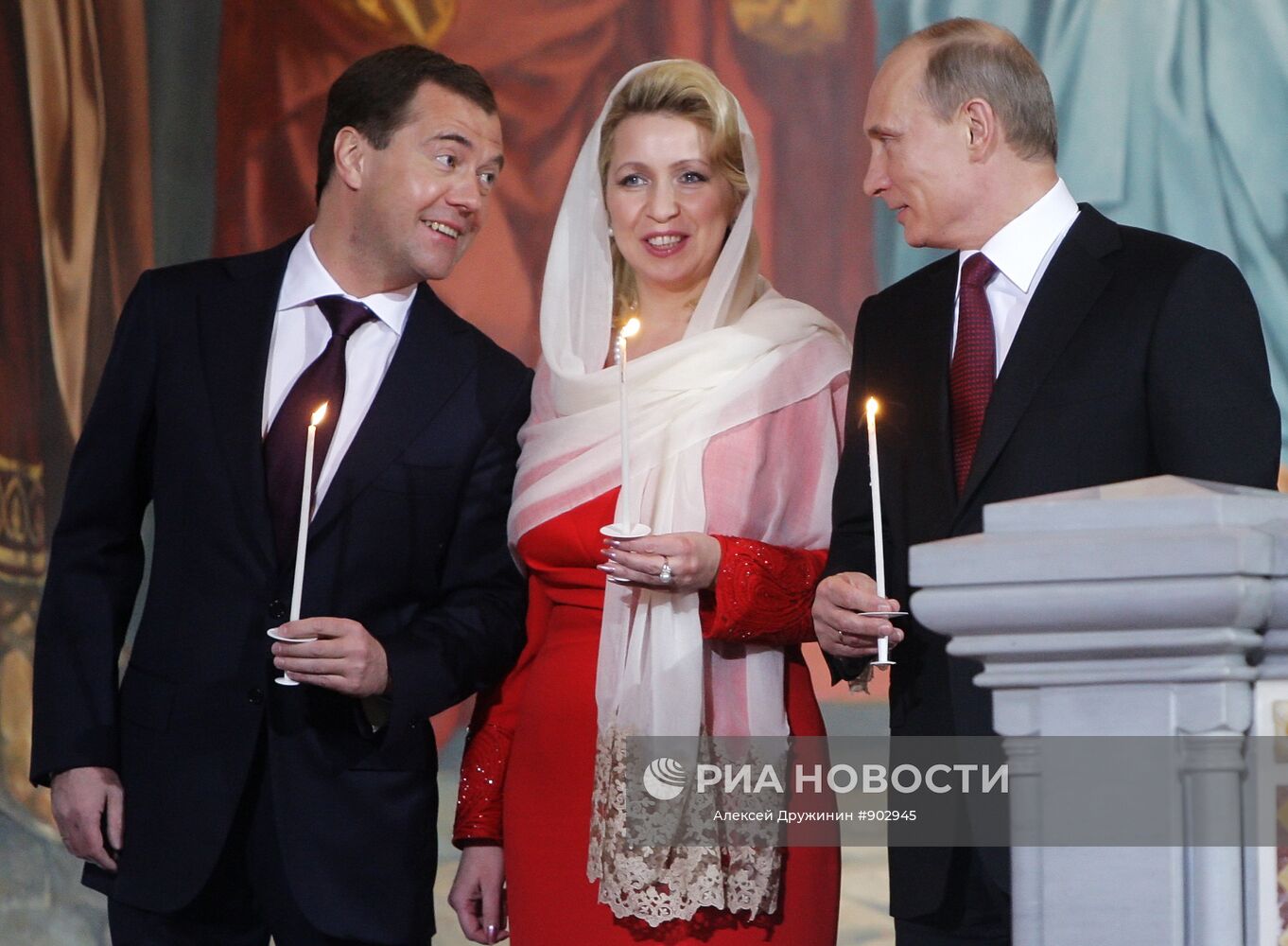 Дмитрий Медведева и Светлана Медведева в храме