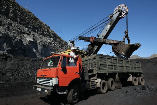 Работа Каа-Хемского разреза ООО \"Тувинская горнорудная компания\" | РИА ...