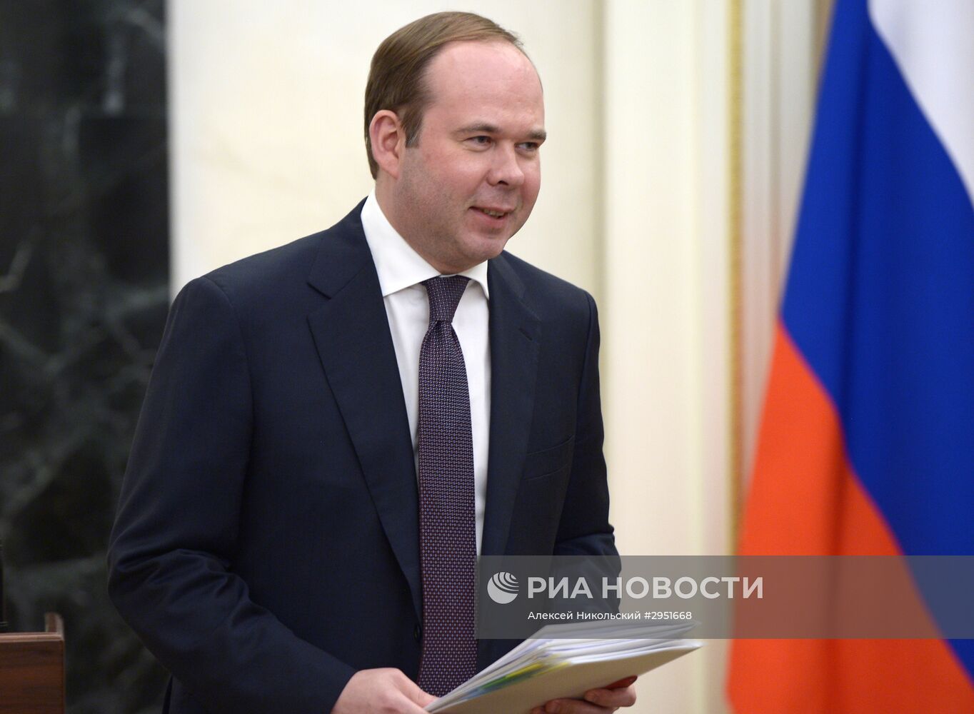 Президент РФ В. Путин провел в Кремле совещание по социально-экономическим вопросам
