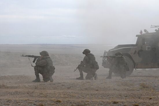 Учения стран ОДКБ "Рубеж-2016"