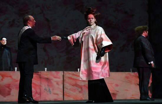 Премьера спектакля "Ивонна, принцесса Бургундская" в театре Наций