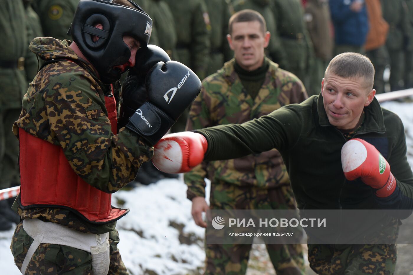 Испытания на право ношения крапового и зеленого берета среди военнослужащих Национальной гвардии РФ