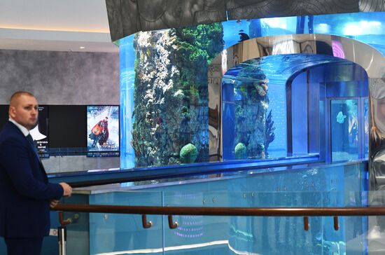 Мэр Москвы С. Собянин посетил многофункциональный ТЦ "Океания"