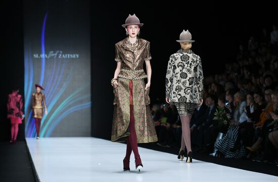 Неделя моды "Mercedes-Benz Fashion Week" в Москве. День первый