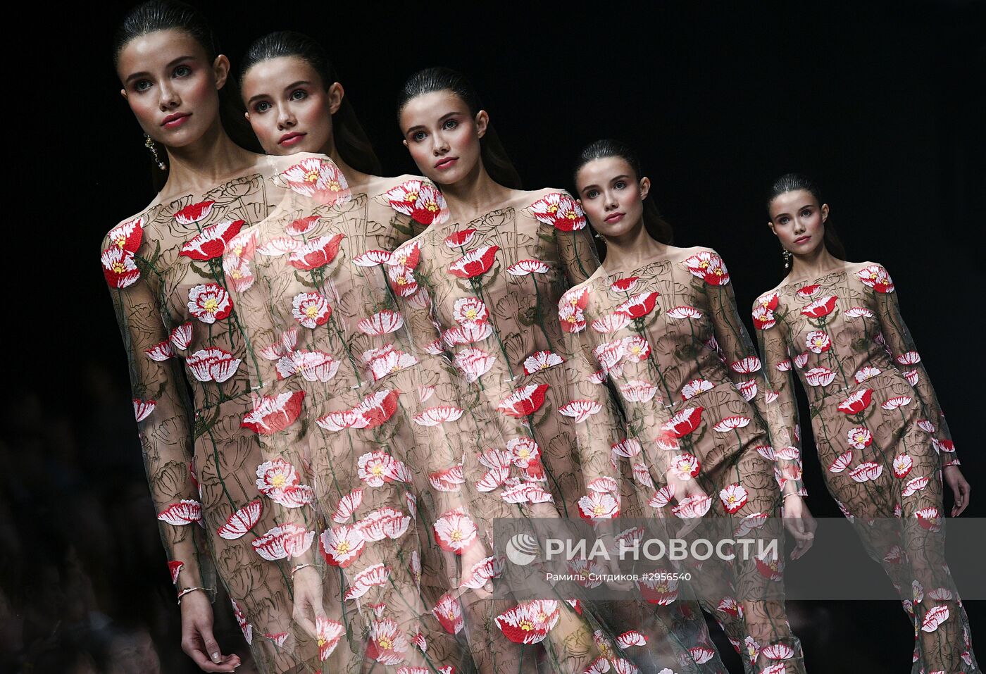 Неделя моды "Mercedes-Benz Fashion Week" в Москве. День второй