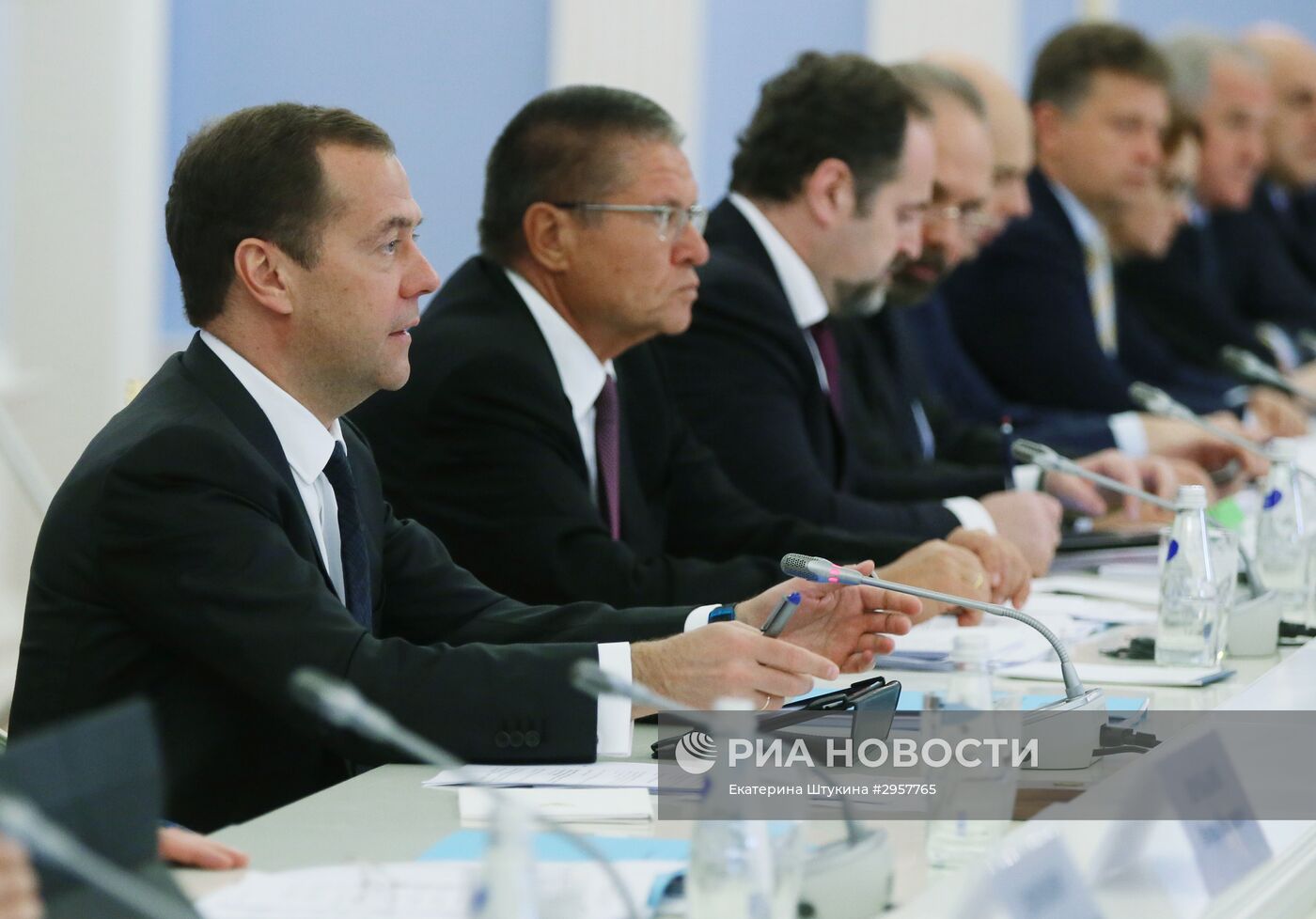 Премьер-министр РФ Д. Медведев провел заседание Консультативного совета по иностранным инвестициям в России