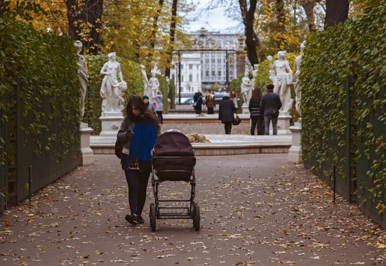 Золотая осень в Летнем саду в Санкт-Петербурге