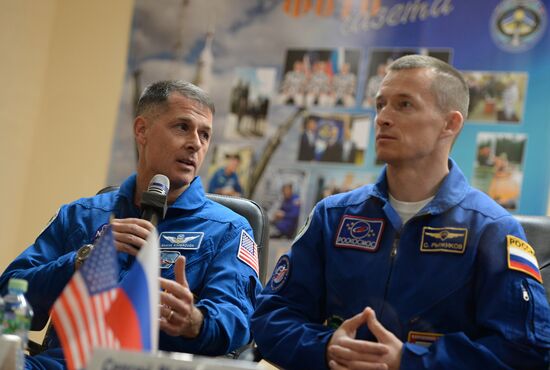 Пресс-конференция экипажа 49/50-й экспедиции на МКС