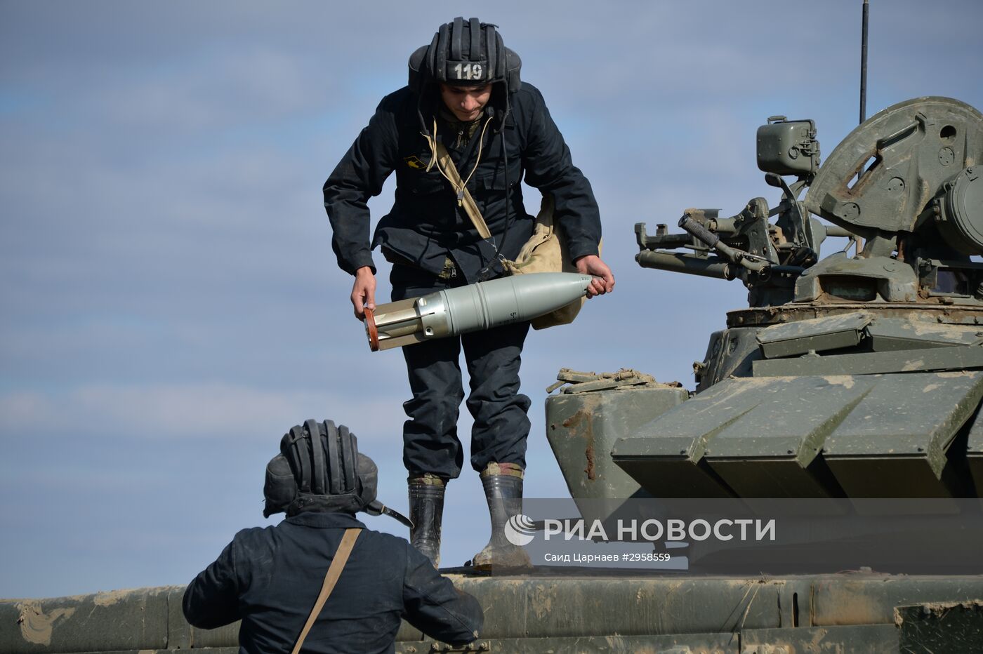 Учения экипажей танков мотострелковой бригады в Чечне