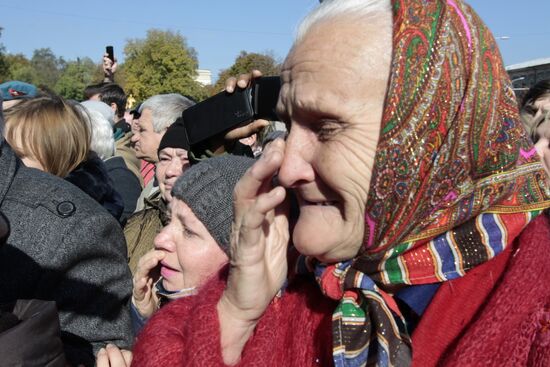 Прощание с командиром ополчения ДНР Арсеном Павловым ("Моторола") в Донецке