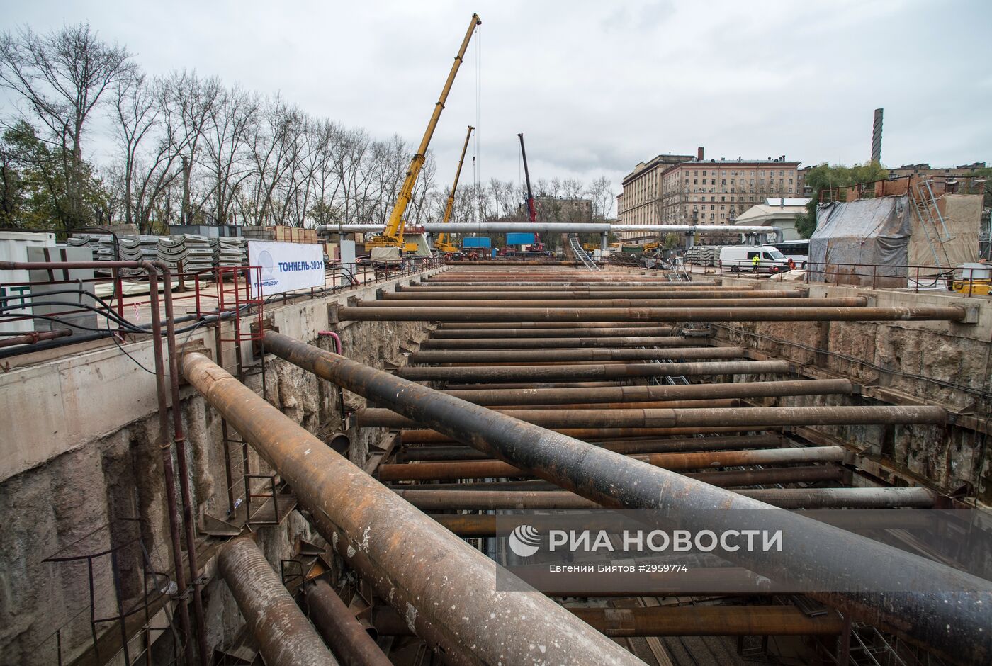 Мэр Москвы С. Собянин осмотрел строительство нового участка третьего пересадочного контура метро