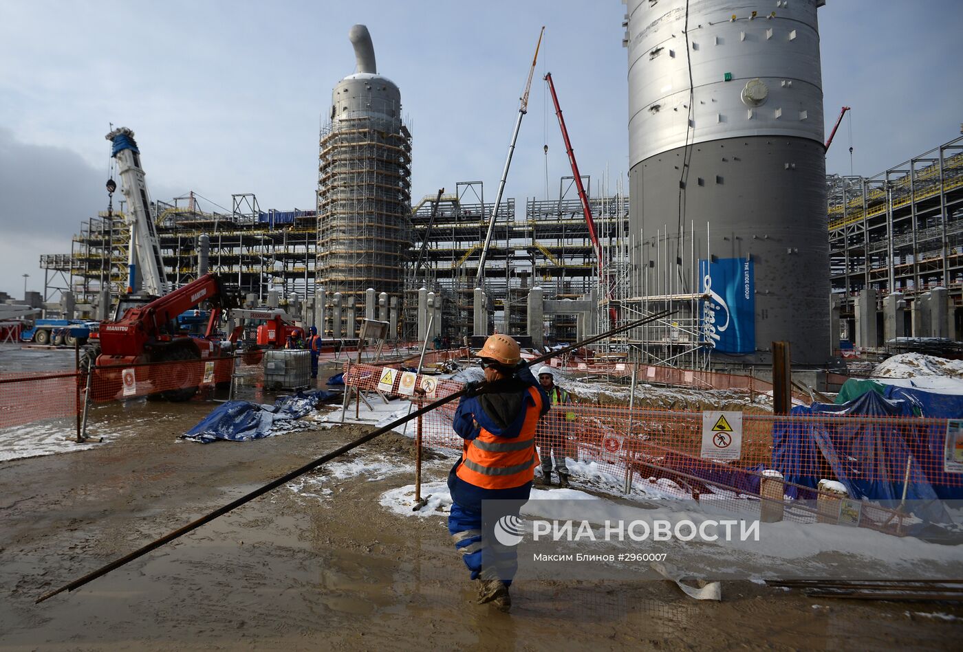 Строительство нефтехимического завода в Тобольске