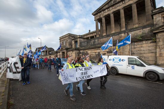 Марш за независимость Шотландии в Эдинбурге