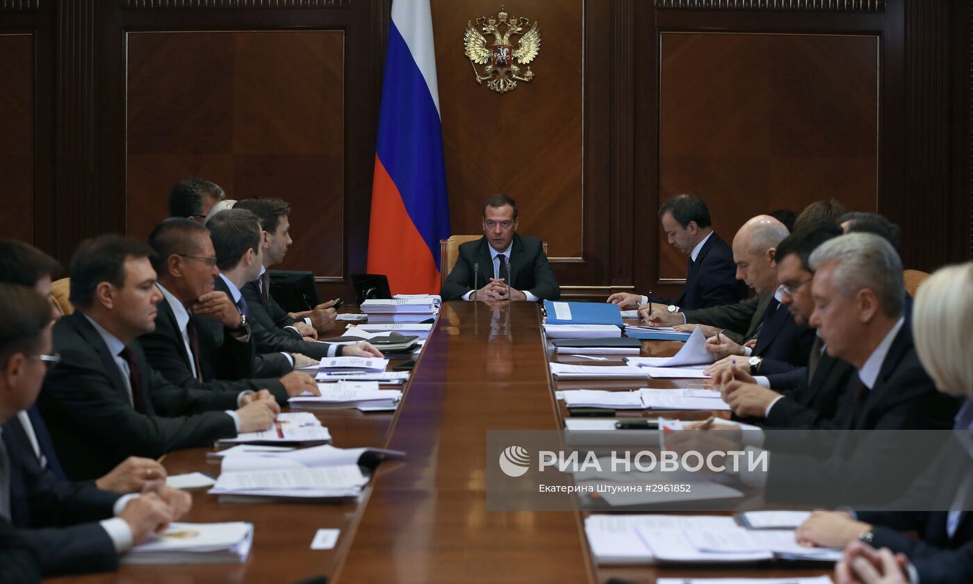 Премьер-министр РФ Д. Медведев провел заседание правительственной комиссии по использованию IT для улучшения качества жизни