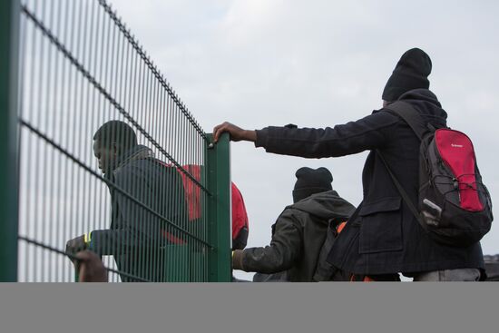 Закрытие стихийного лагеря беженцев в Кале
