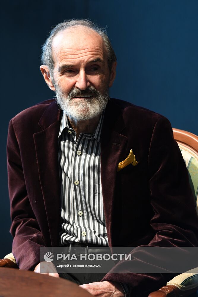 Открытие выставки художника Эрика Булатова