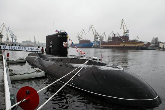 Передача ВМФ РФ дизель-электрической подводной лодки "Великий Новгород"