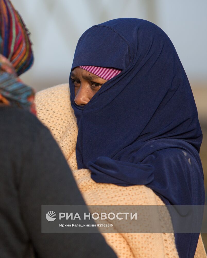 Продолжается расселение стихийного лагеря беженцев в Кале во Франции