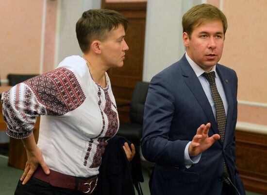 Н. Савченко приехала в Москву на рассмотрение апелляции по делу Н. Карпюка и С. Клыха
