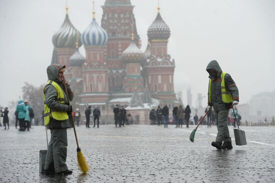 Снег в Москве