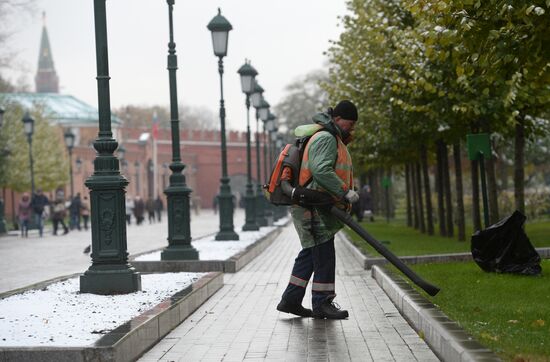 Снег в Москве