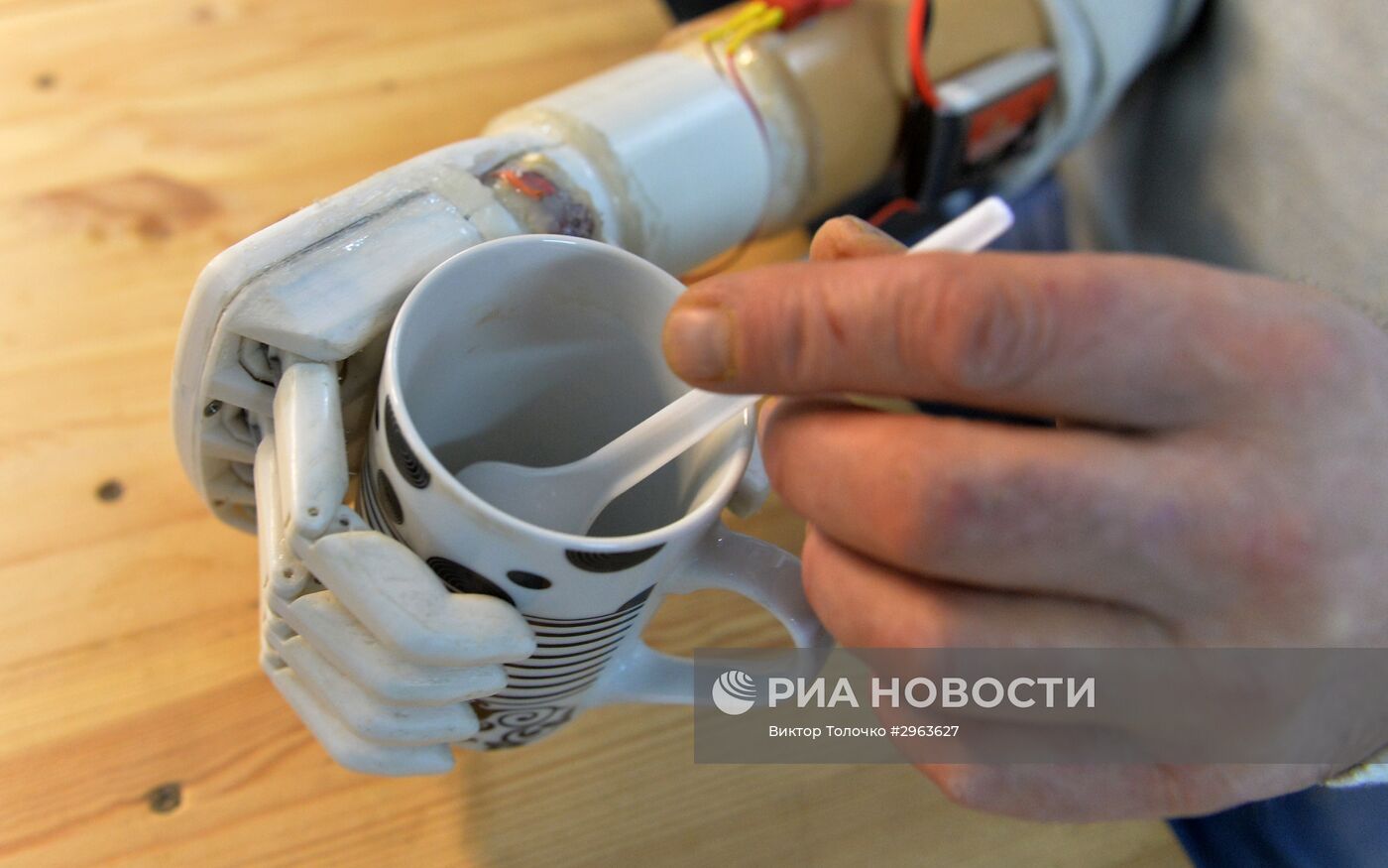 Молодой человек из Белоруссии сконструировал протез для отца