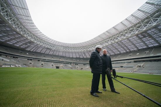 Мэр Москвы С. Собянин ознакомился с ходом строительства стадиона "Лужники"
