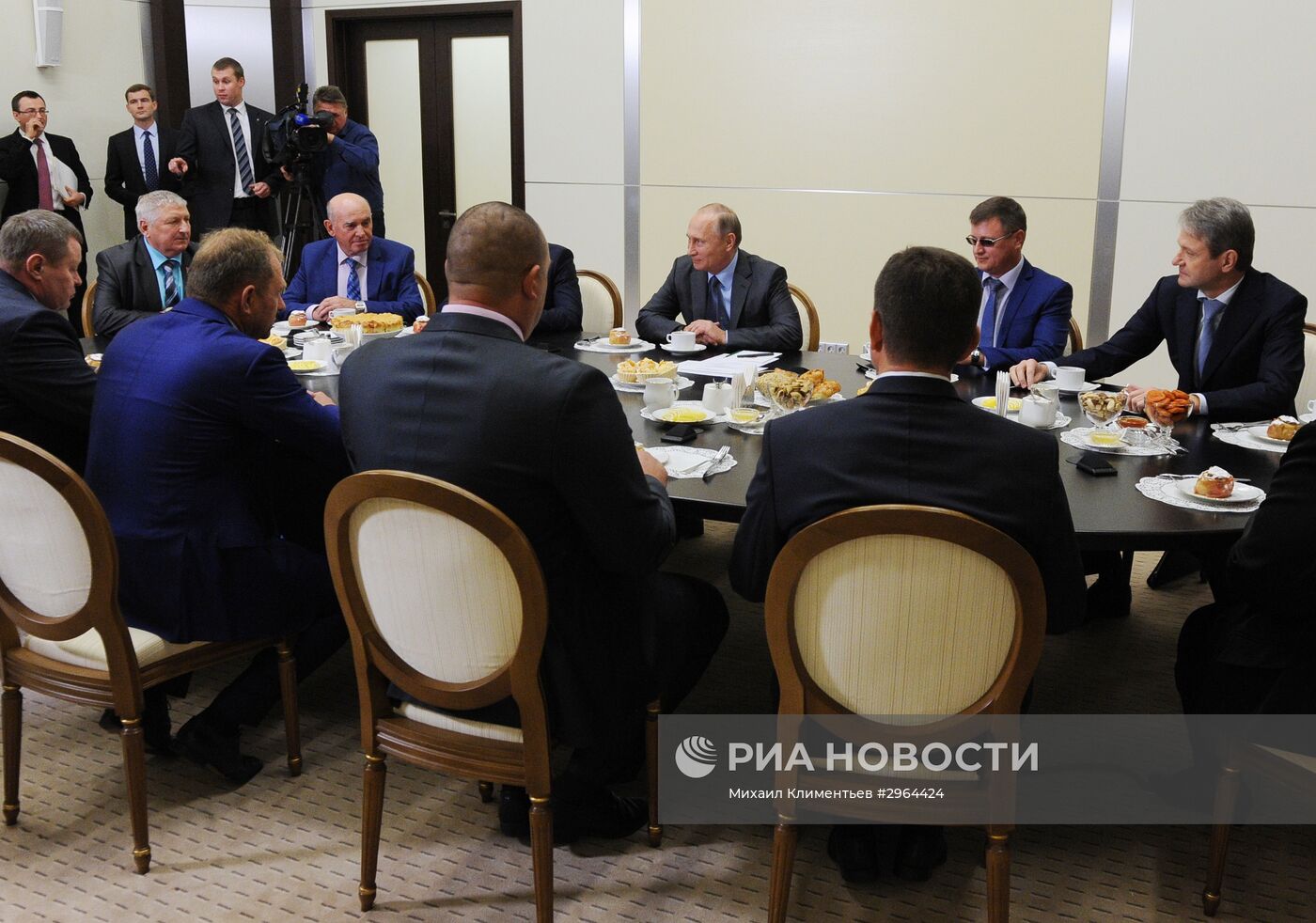 Президент РФ В. Путин встретился с представителями сельхозпредприятий Краснодарского края