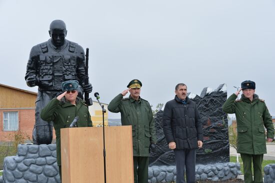 Открытие памятника бойцам спецназа ЮВО в Ингушетии